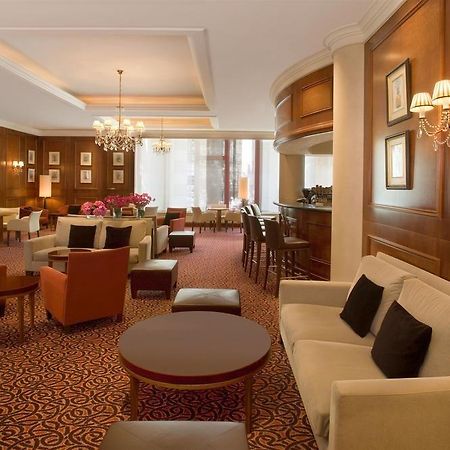 เชอราตัน แกรนด์ วอร์ซอ Hotel ภายนอก รูปภาพ The Club Lounge at the InterContinental London