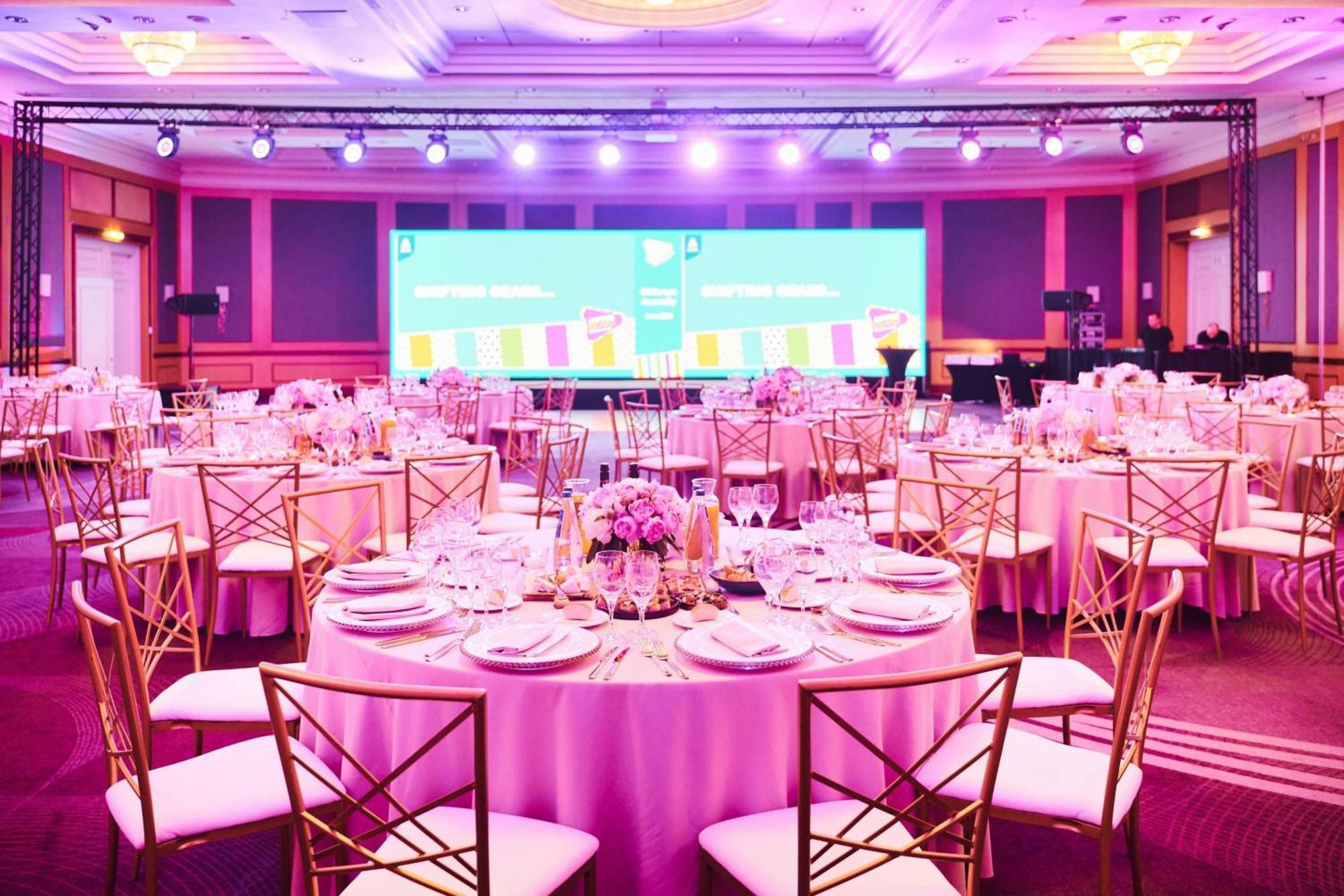 เชอราตัน แกรนด์ วอร์ซอ Hotel ภายนอก รูปภาพ